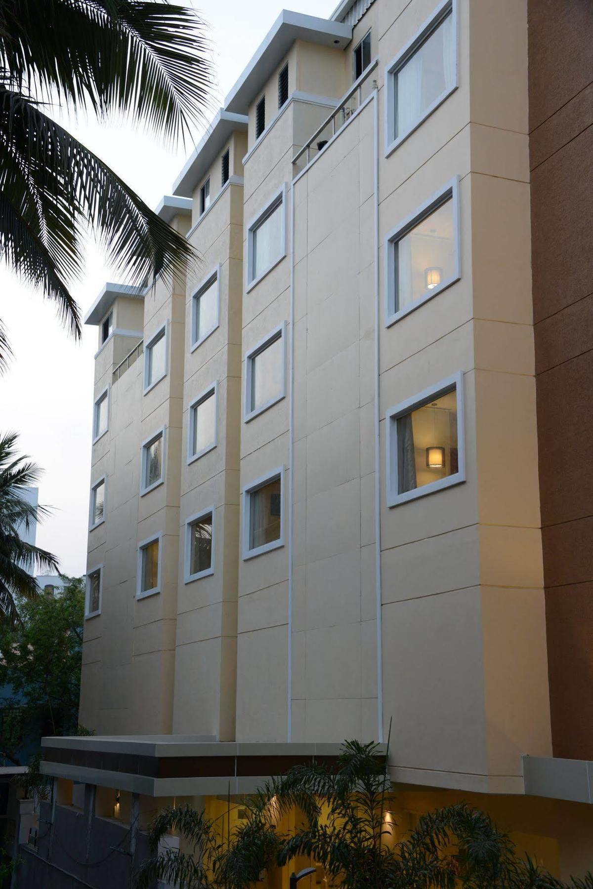 Hotel Blu Iris Madrás Exterior foto